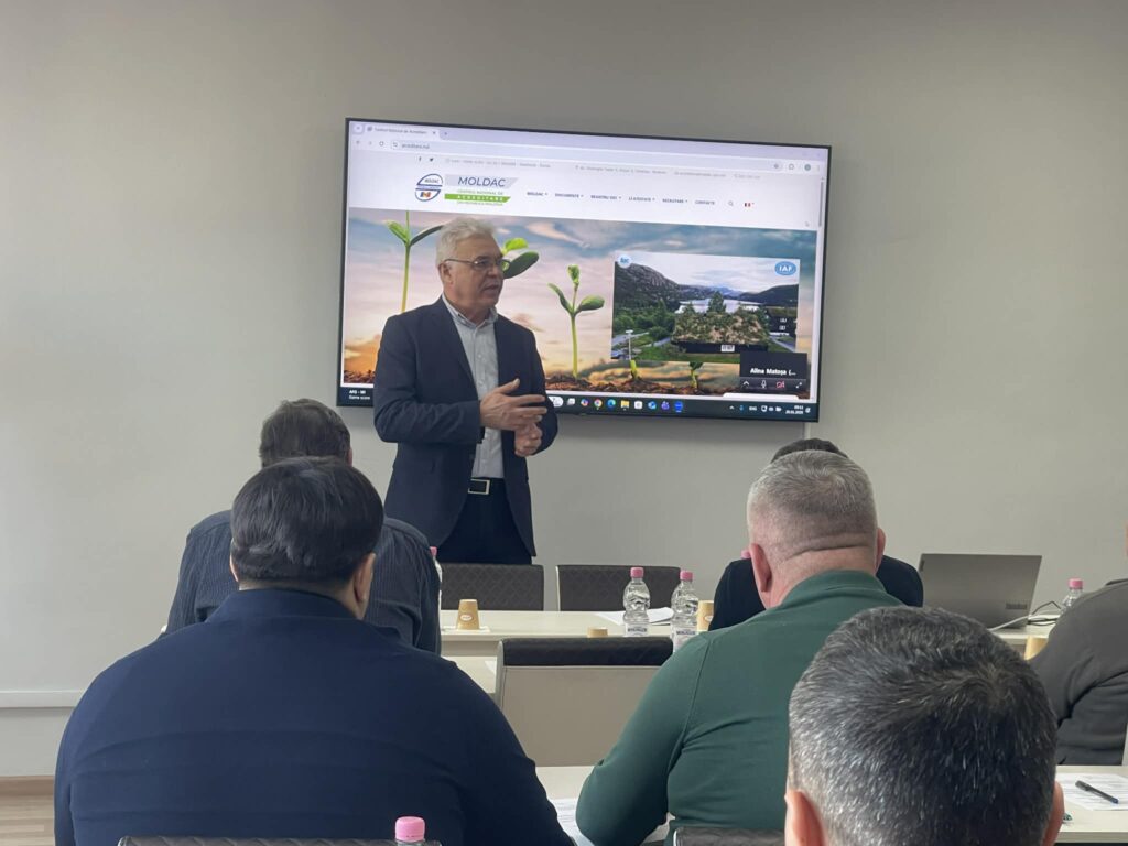 7561f10a-30d2-458e-9576-35b5b56ce4ac